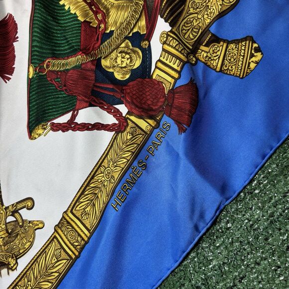 RARE VINTAGE HERMES Silk Scarf "Grand Uniforme" Carre 90 by Joachim Metz Blue - Picture 3 of 10